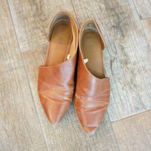 Universal Thread- Size 9